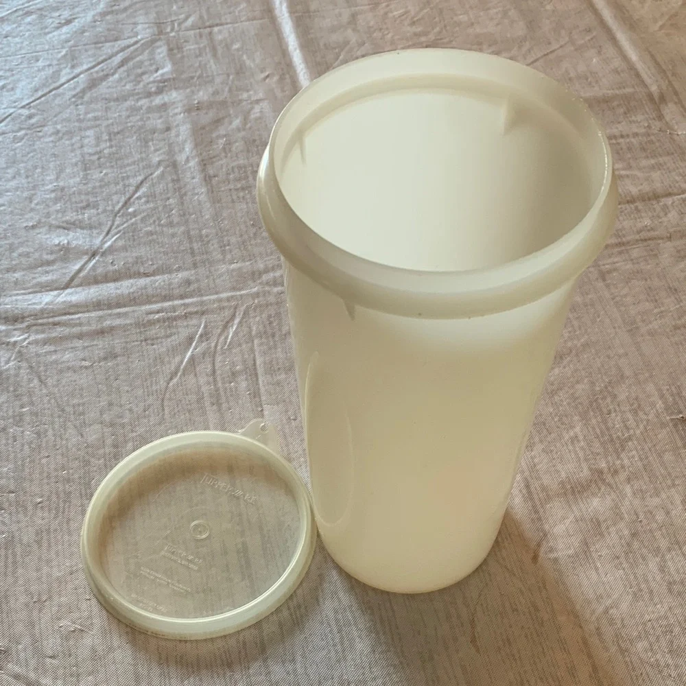 Tupperware Vintage 8.5” Tall Cylinder Storage Container with Lid 261-15